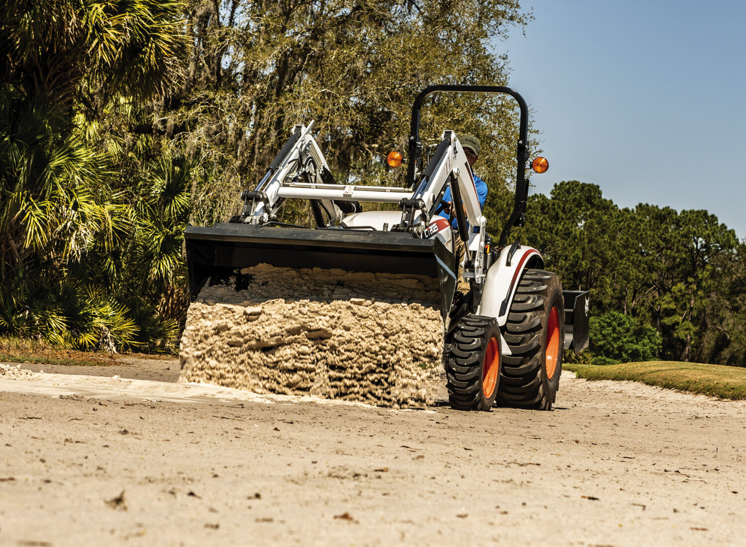 Bobcat CT2025 w BoxBlade